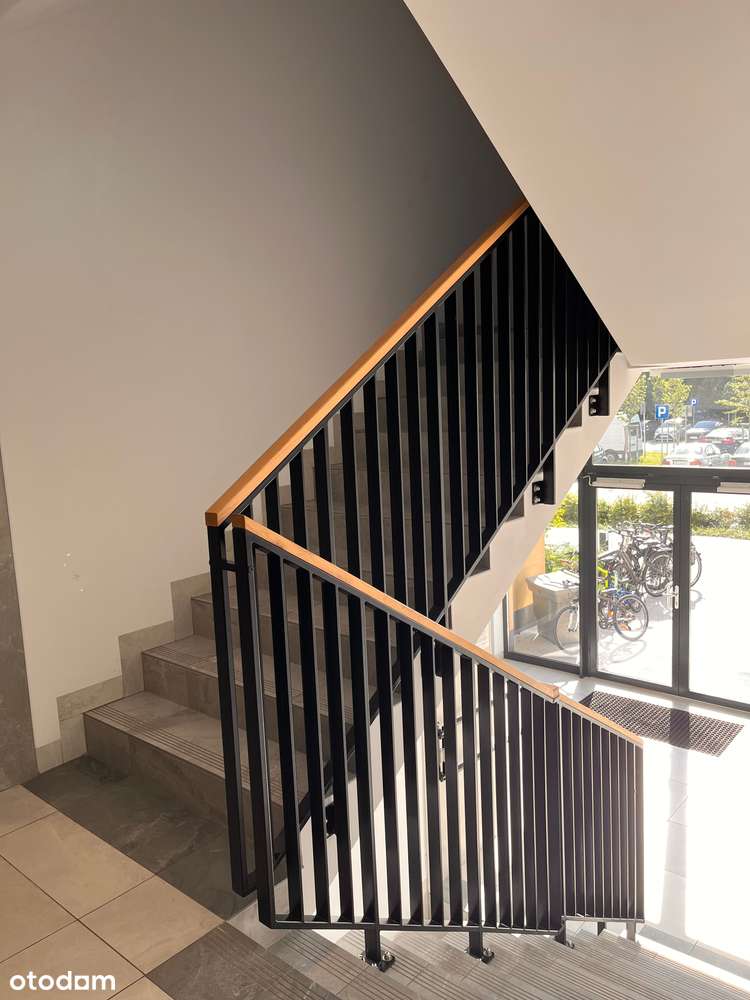 Balkon / 4 Pokoje / Garaż / Piwnica-19