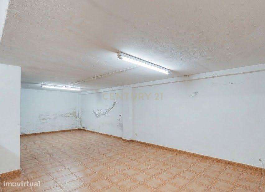 T2+2 Duplex c/ Sótão amplo (248m²) | S. Félix Marinha-27