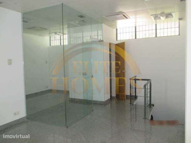Loja/Escritório com 2 pisos em Alvalade. - Grande imagem: 4/18