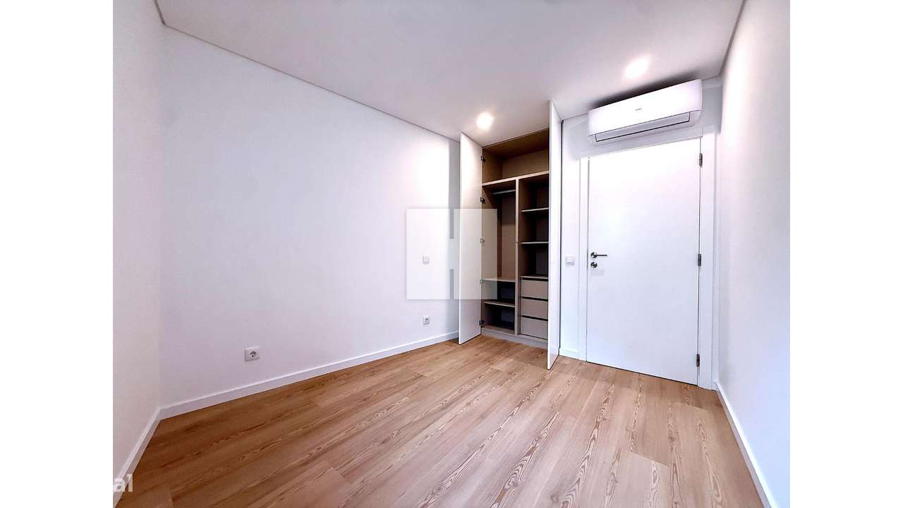 Apartamento T1K Novo em Zona Nobre-25