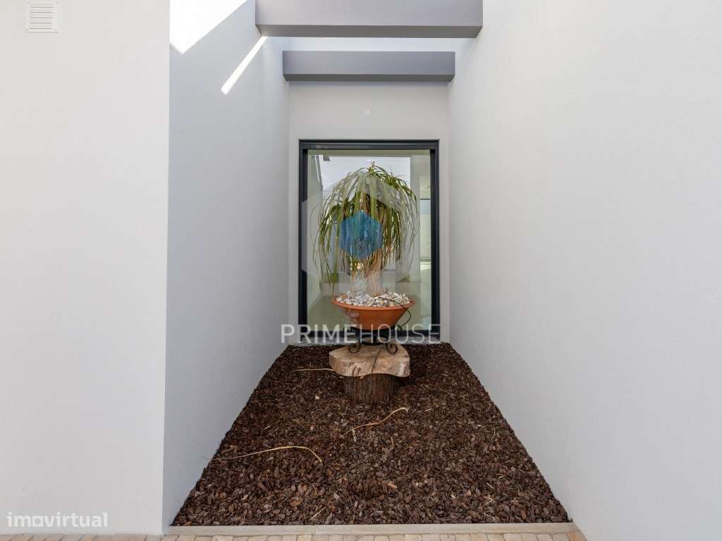 Moradia isolada T4 Nova com piscina, Azeitão - Pronta a escriturar - Grande imagem: 5/60