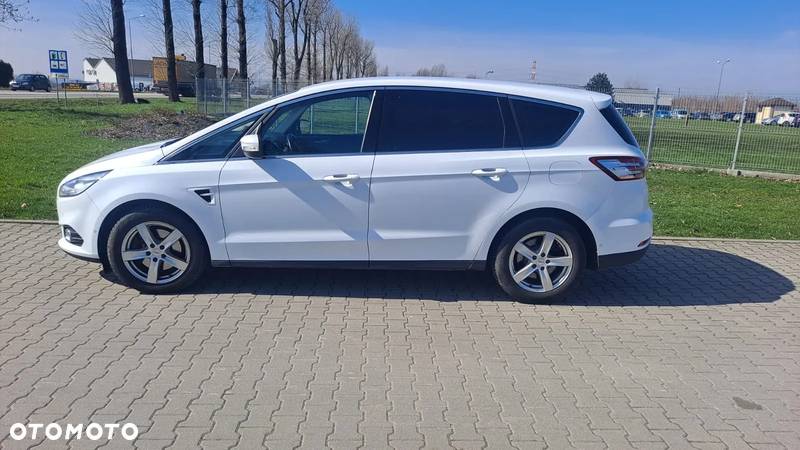 Ford S-Max - 17