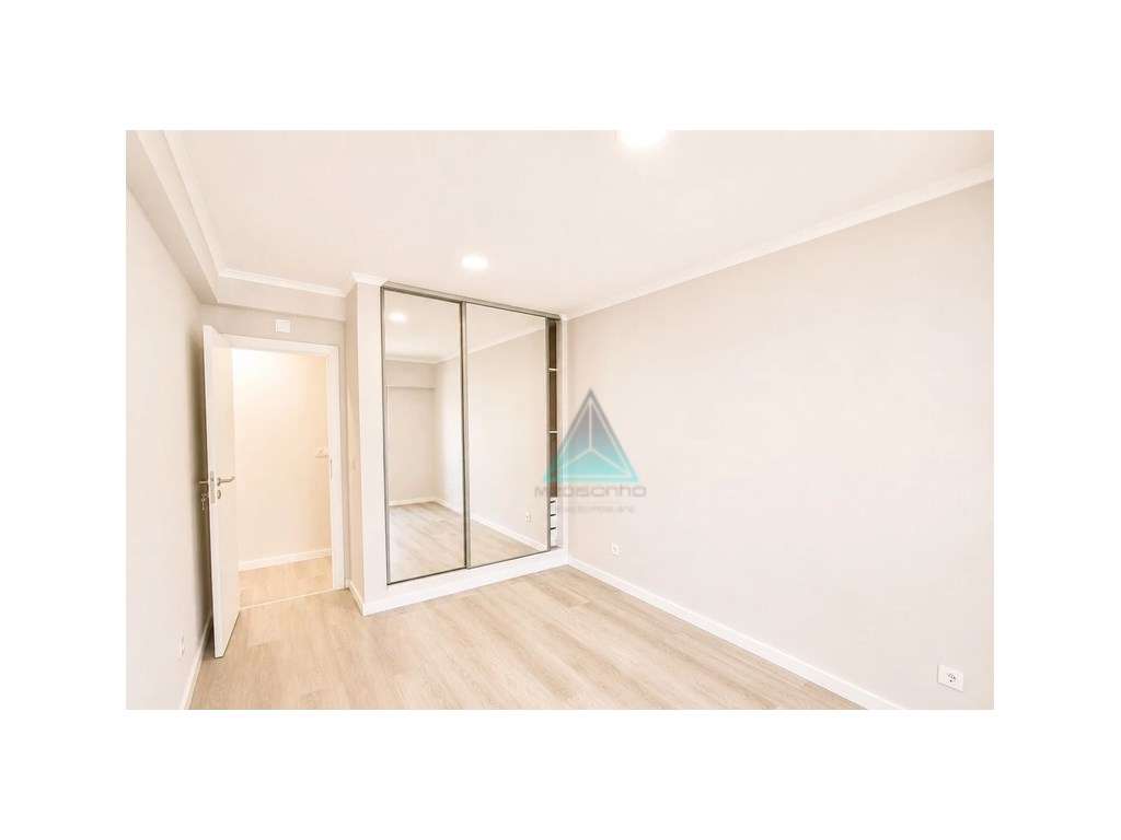 Fantástico Apartamento T4 Totalmente Remodelado | Pronto a Habitar-7
