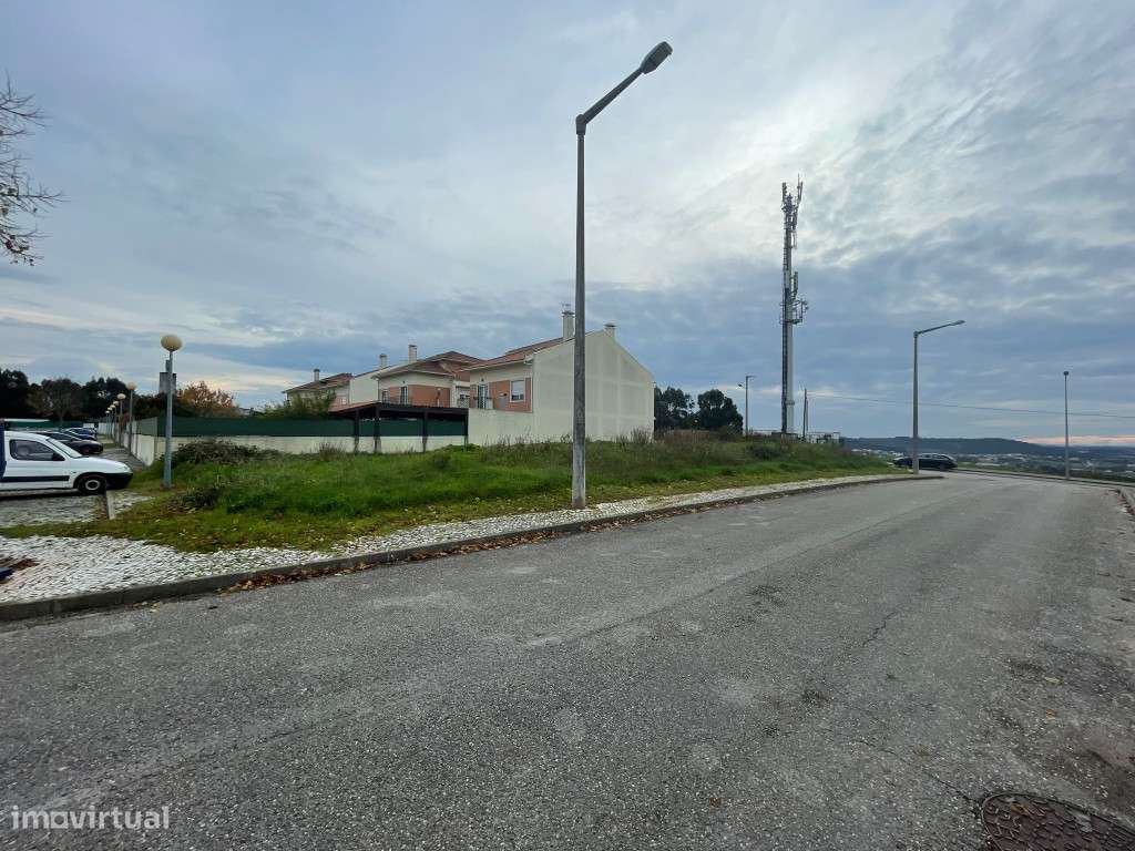 Lote de Terreno para uma moradia na zona de São Martinho do Bispo - Grande imagem: 5/12