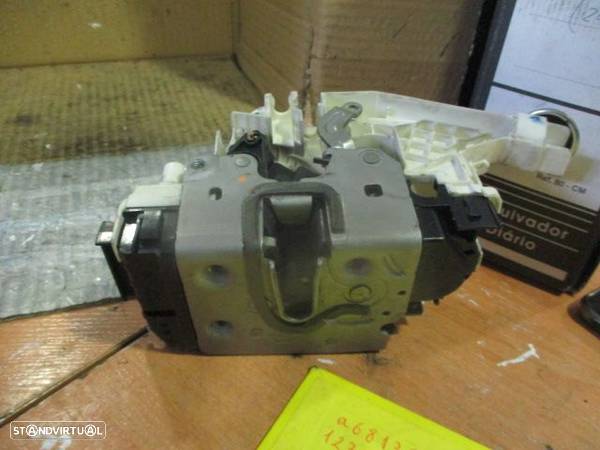 Fecho FEC3390 MERCEDES W212 2011 FE 4 PINOS - 3