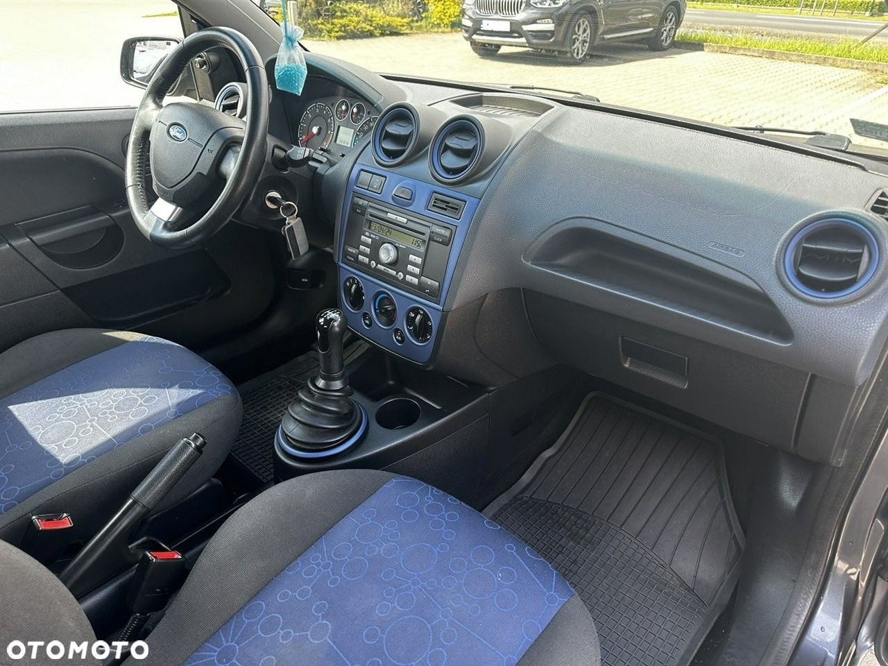 Ford Fiesta 1.3 Ambiente - 11