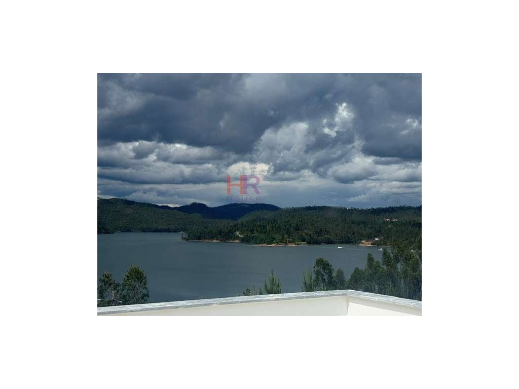 Moradia geminada nova em Águas Belas, Ferreira do Zêzere, com 3 qua...-44