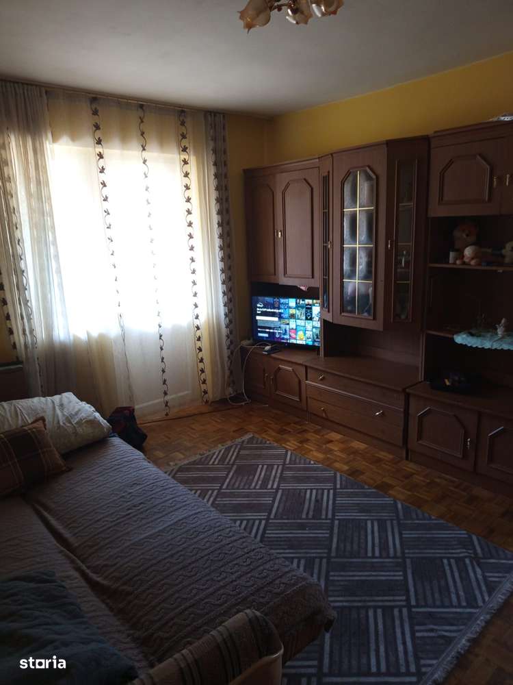 Apartament 2 camere – complet mobilat – Str. Eroilor, Brezoi - Imagine principală: 3/8