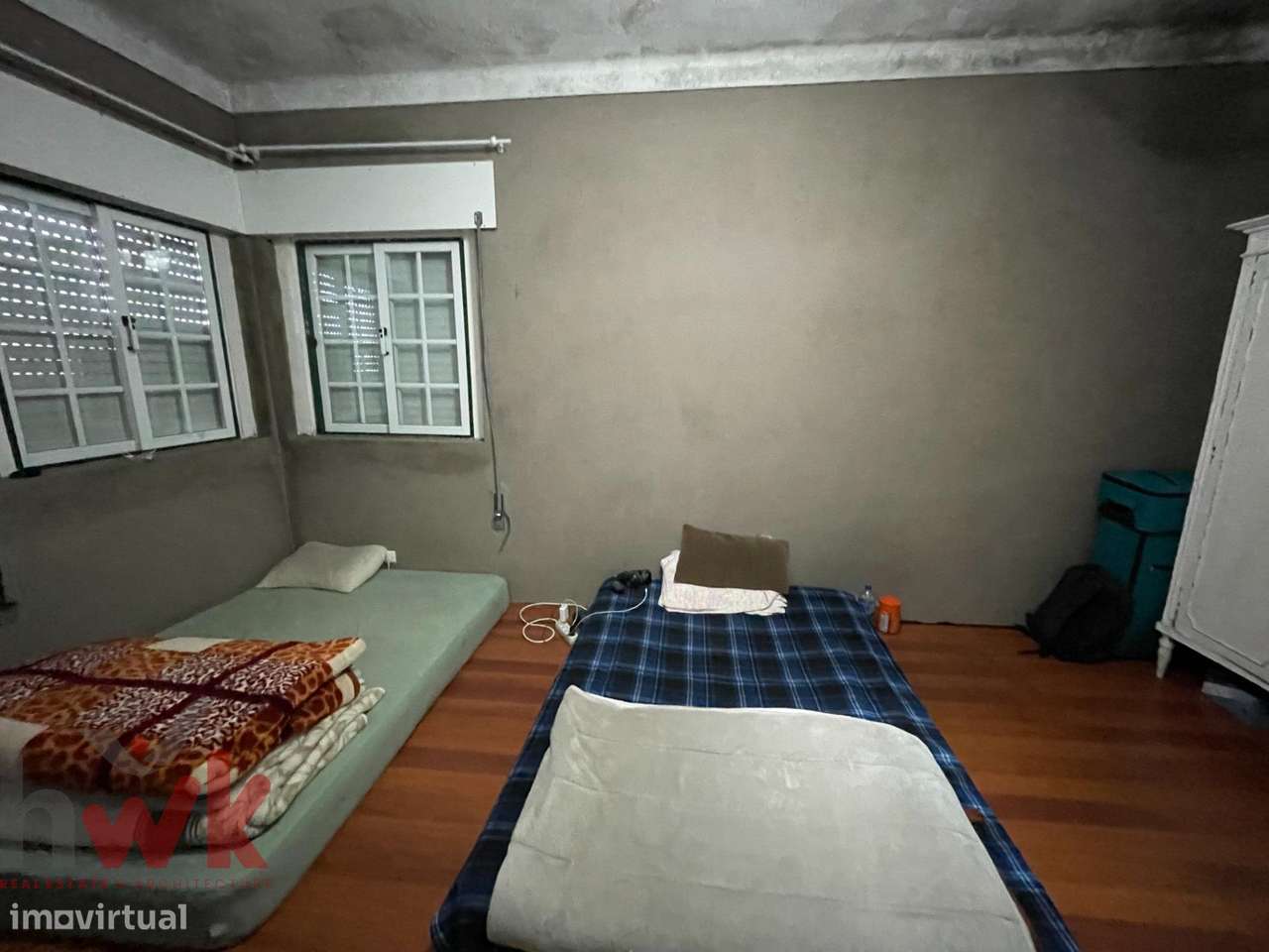 Casa dividida em 3 apartamentos com garagem-9