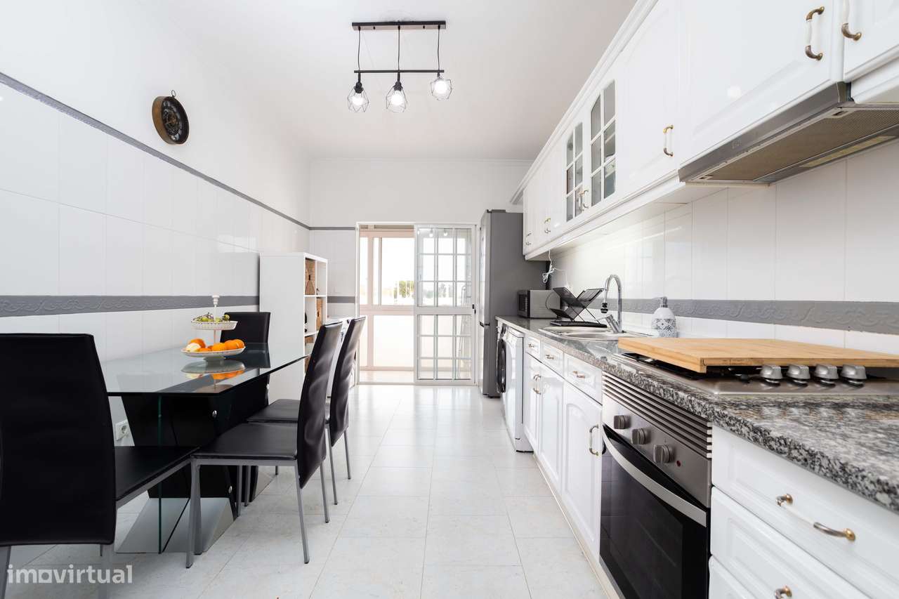 Apartamento T2 em Fernão Ferro: O Refúgio Perfeito para a Sua Família-10