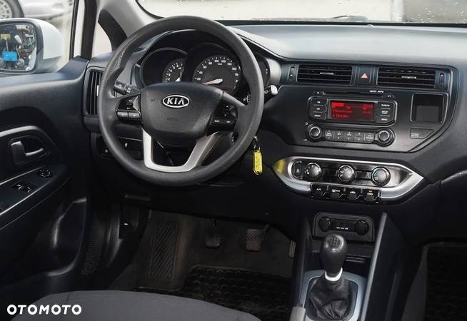 Kia Rio - 27