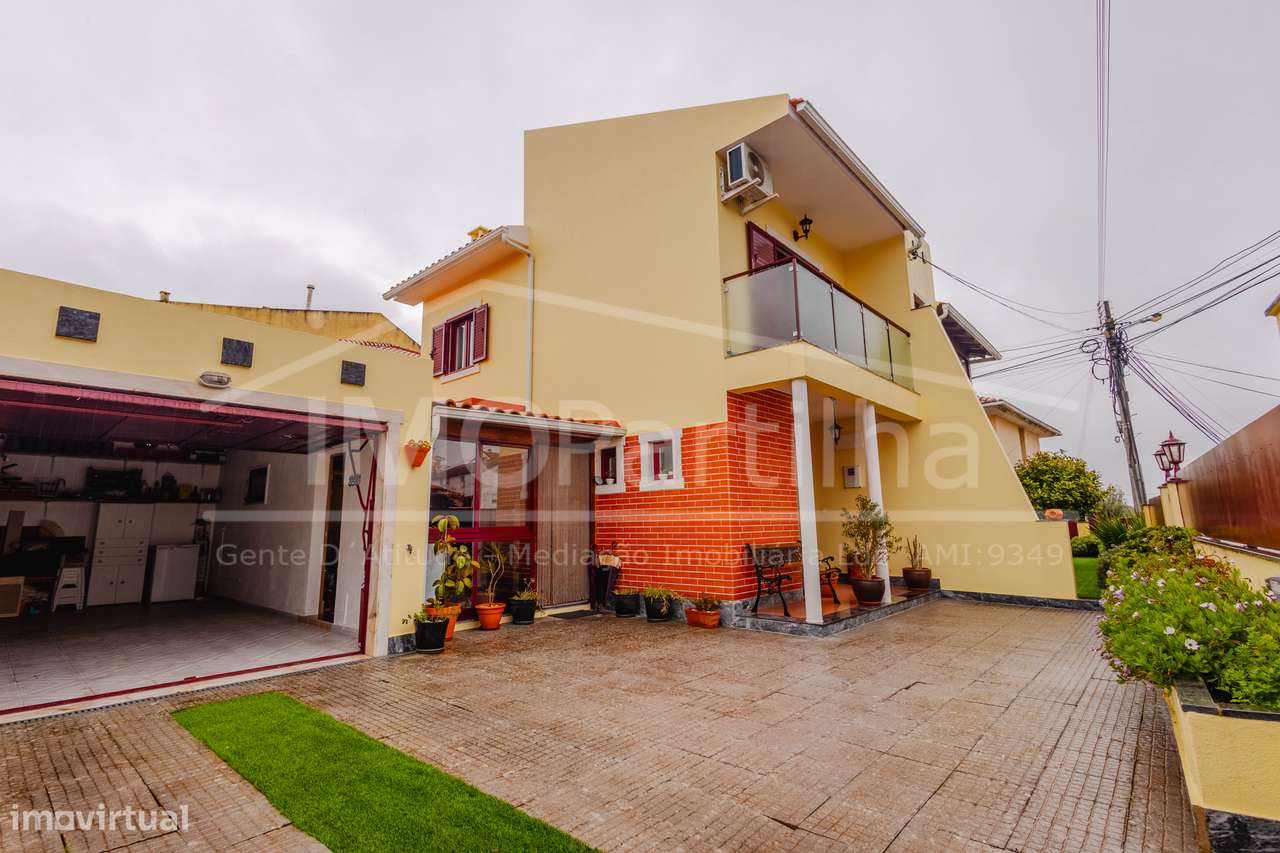 Moradia T3 | 212m2 | c/Jardim e Garagem | Odivelas-7