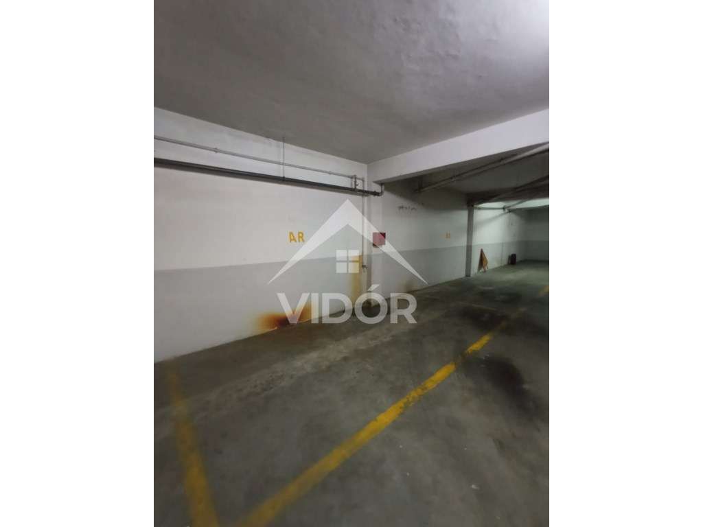 Garagem na Rua Bernardim Ribeiro Nº 178 - Circunvalação - Grande imagem: 4/4