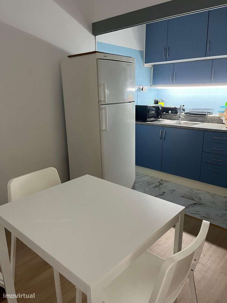 T2 com varanda, perto de serviços e transportes - Grande imagem: 5/6