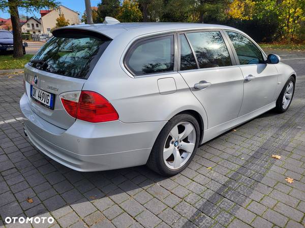 BMW Seria 3 325i Touring Edition Exclusive - 4