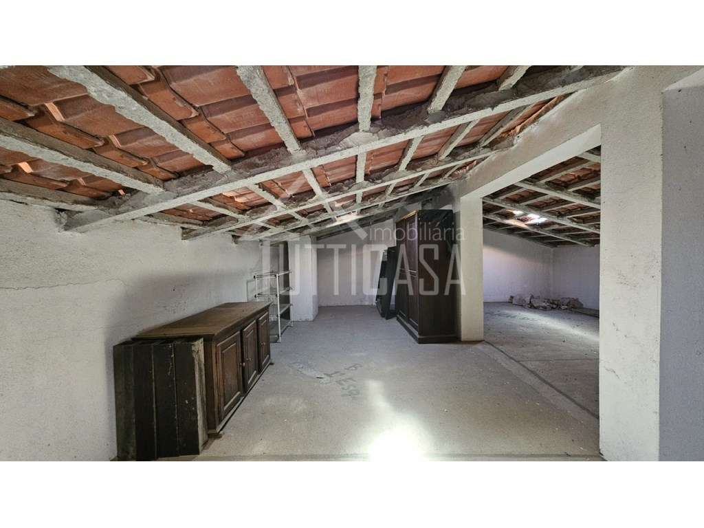 Apartamento T3 com garagem BOX em Alcainça-47