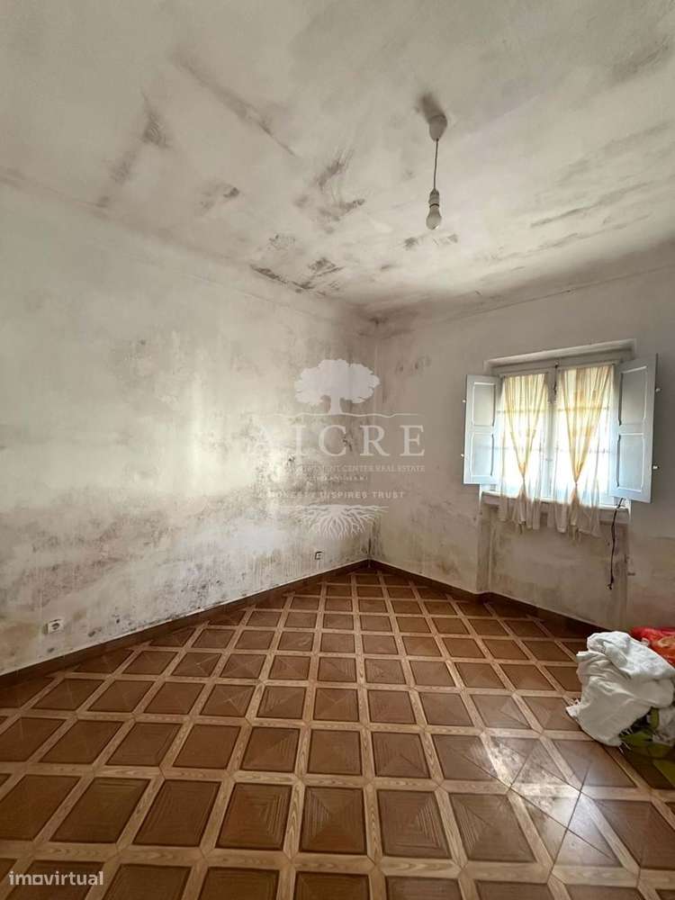 Moradia T2 Térrea com Quintal na Graça do Divor-10