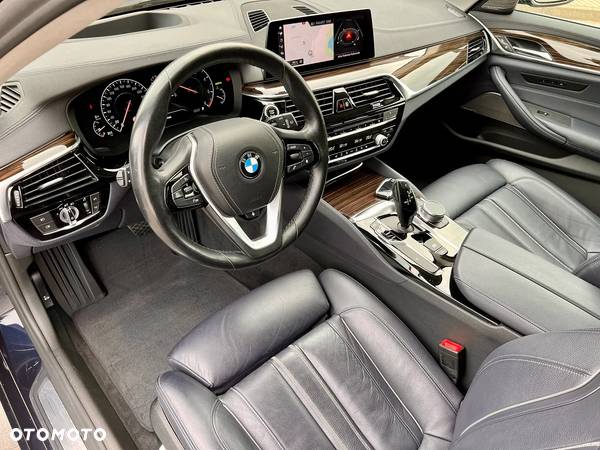 BMW Seria 5 520d Touring Luxury Line - 23