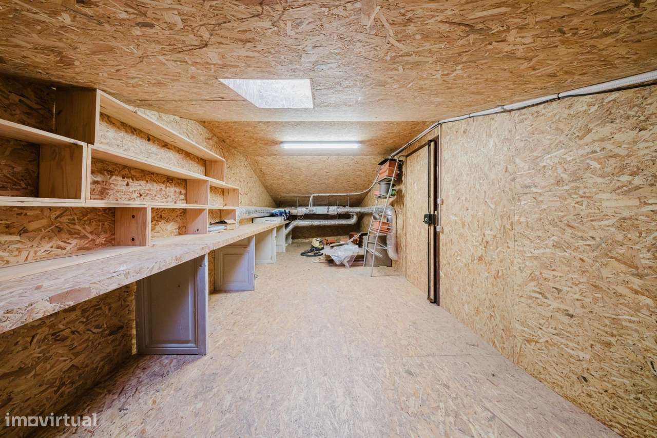 Apartamento T3 renovado junto à Avenida da Liberdade-28