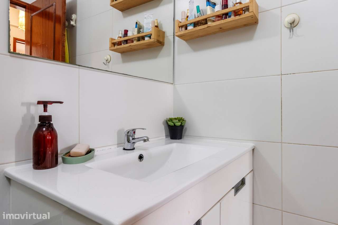 Apartamento T2 c/ 2 Wcs Totalmente Remodelado na Rinchoa, Sintra-35