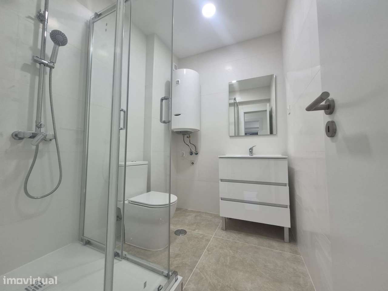 Apartamento T2 Remodelado com Suite-7