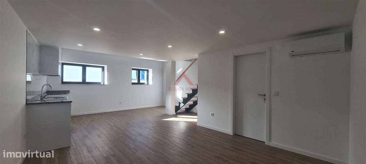 Moradia T1+1 DUPLEX Arrendamento em Maceira,Leiria - Grande imagem: 2/13