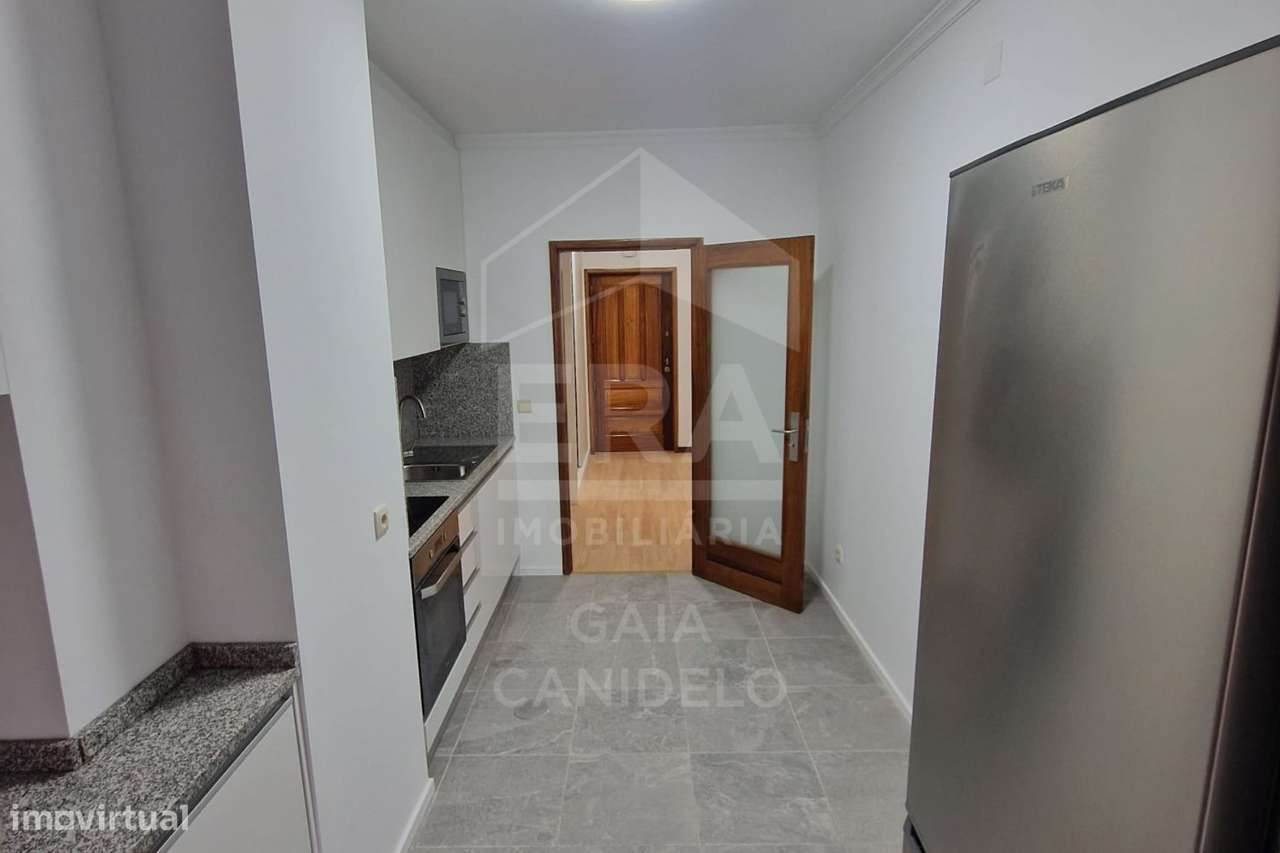 Fabuloso T2 Renovado com 100m2 - Grande imagem: 4/10