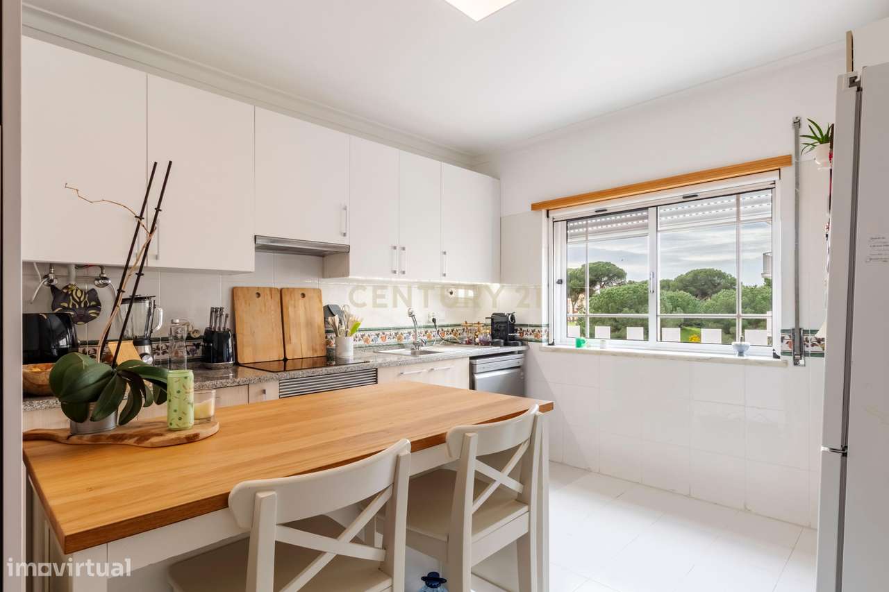 T2 Renovado | 2 WC Novas | 106 m² | Parqueamento + Arrecadação | Eleva-12