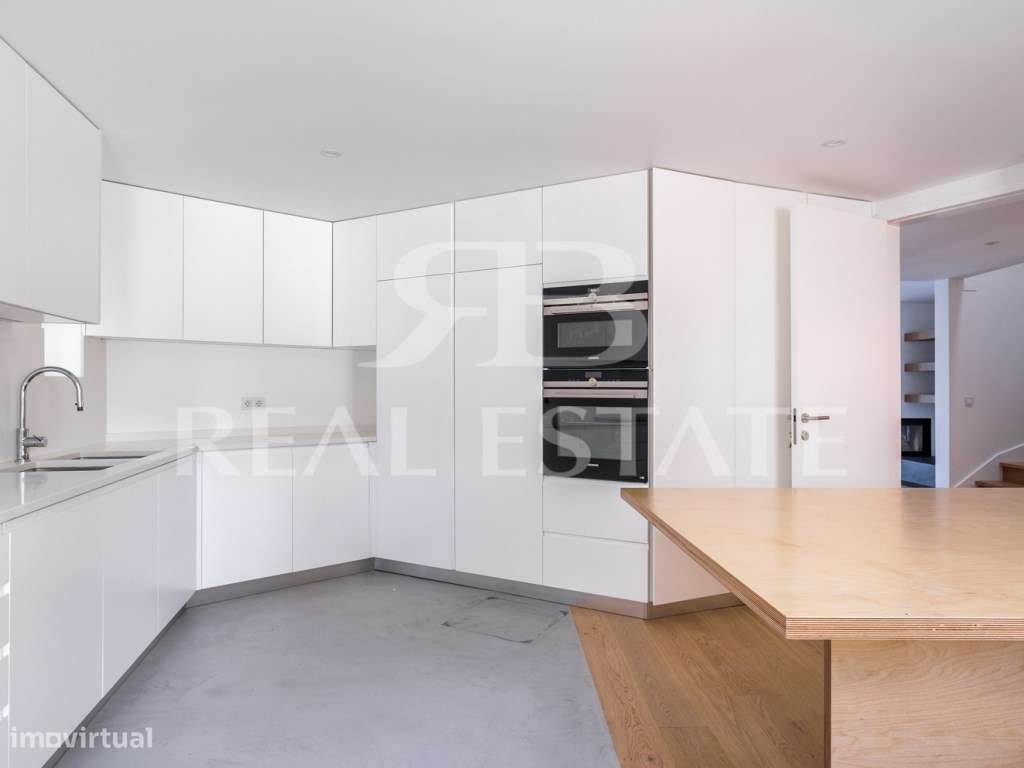 Moradia T4 com Jardim e Piscina no Monte Estoril - Cascais-40