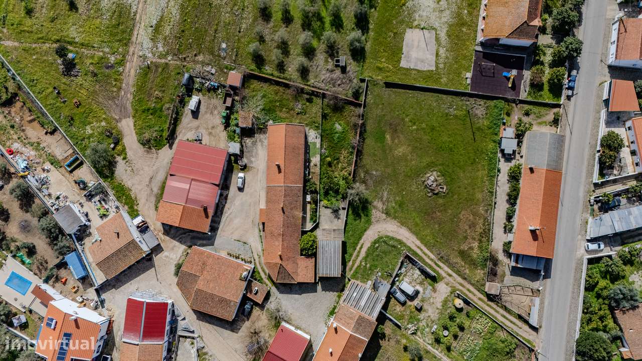 CASA COM QUINTAL | PARA VENDA | FALCOEIRAS-41