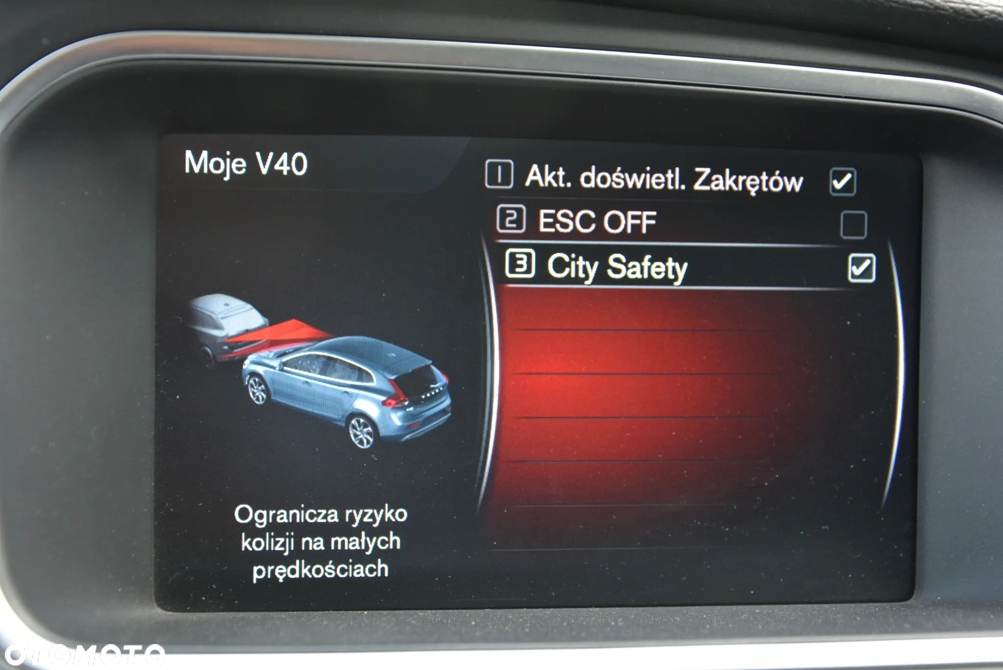 Volvo V40 D4 Drive-E R-Design Summum - 39