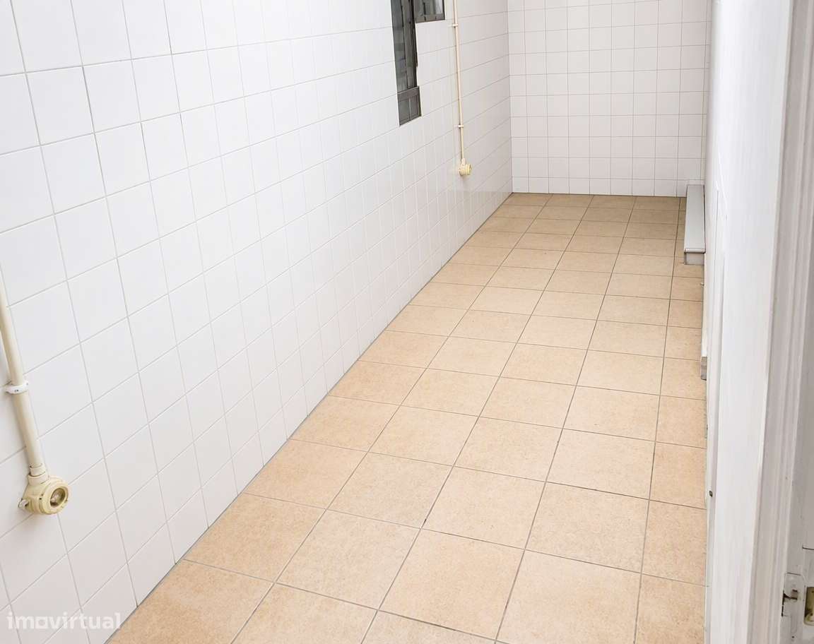 Loja com R/C e cave em Torres Novas | 120 m²-7