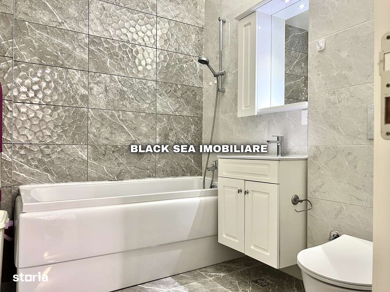 Apartament 2 camere de vanzare - zona Carrefour / Tomis Plus - Ocazie-15