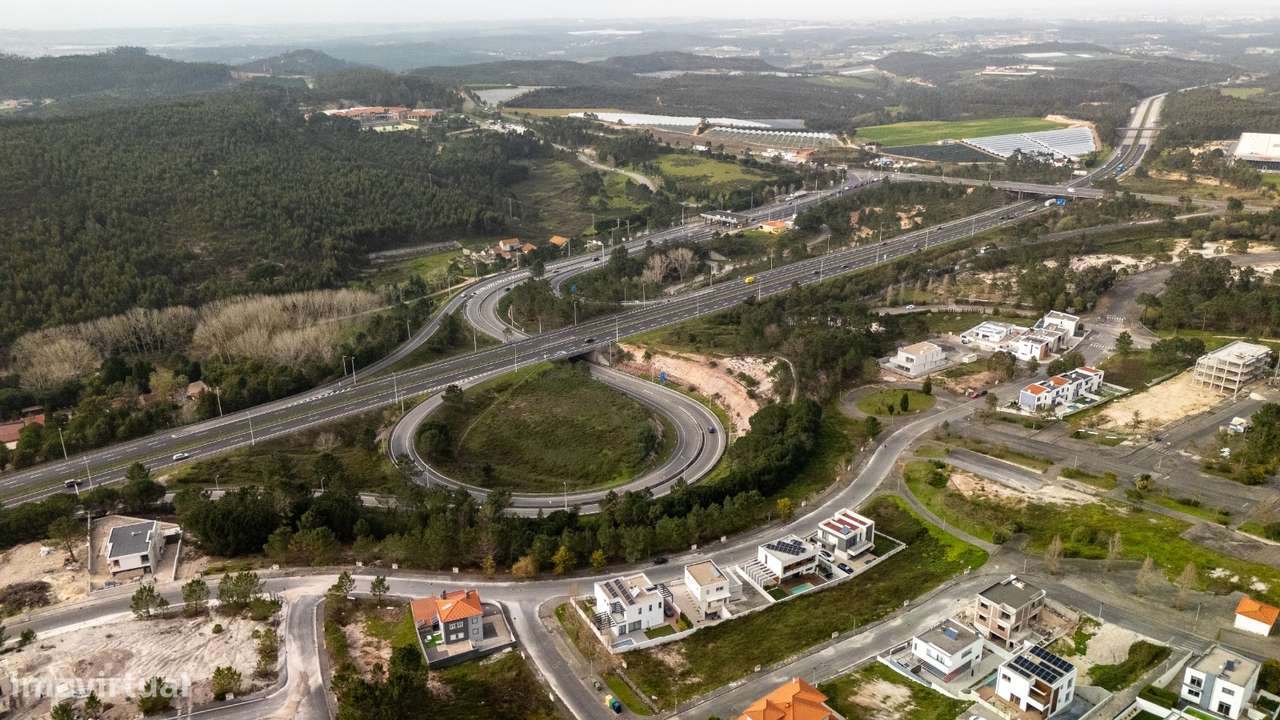 Lote 647m² p/ Moradia Isolada - Junto à A8 Torres Vedras - Grande imagem: 4/6