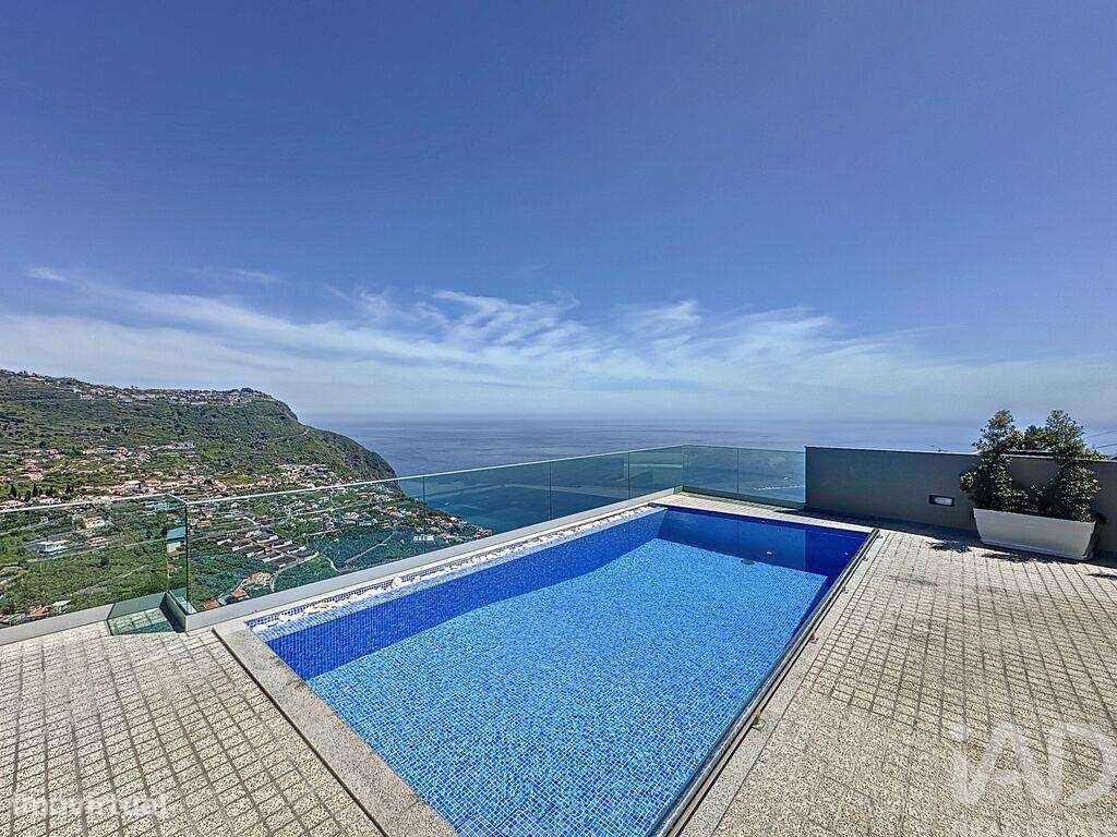 Casa / Villa T2 em Arco da Calheta de 146,00 m2 - Grande imagem: 2/27