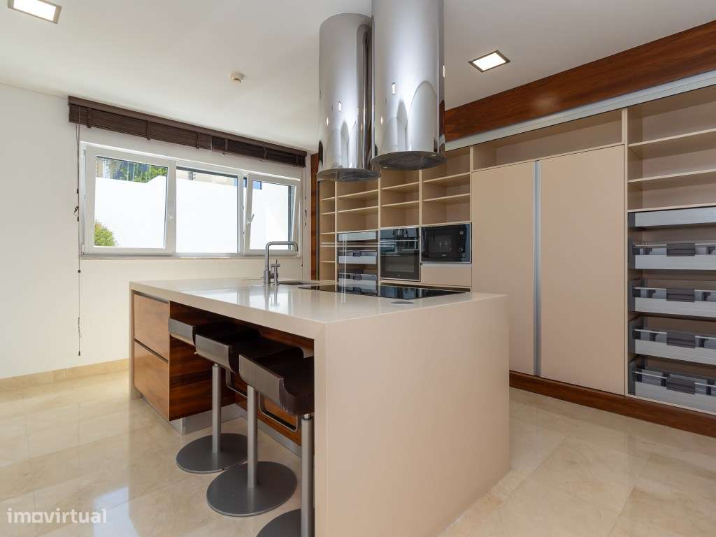 Moradia térrea com piscina salgada aquecida - Marisol-20