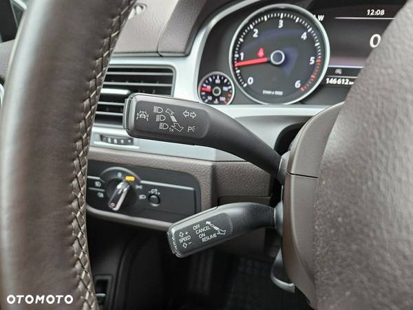 Volkswagen Touareg 3.0 V6 TDI BMT Perfectline R-Style - 36