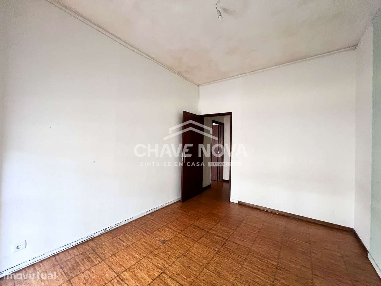 Apartamento T2 Praça Sousa Caldas V. N. Gaia Ref. AR/04830 - Grande imagem: 5/13