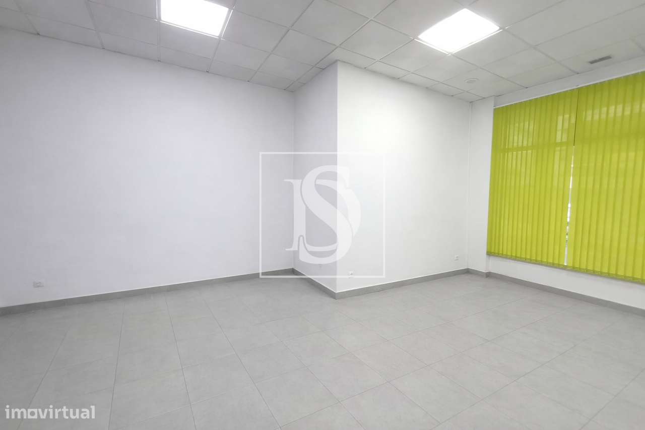 Espaço Comercial com autorização para Habitação | Zona Alta de Torres - Grande imagem: 4/16