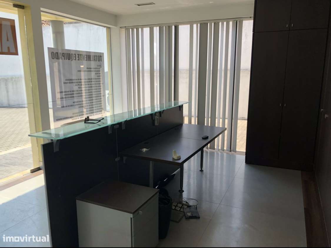 Escritório moderno pronto e funcionar em edifício comercial -serviços. - Grande imagem: 4/18