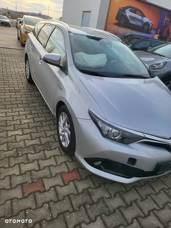 Toyota Auris 1.8 VVT-i Hybrid Automatik Touring Sports Edition - 4