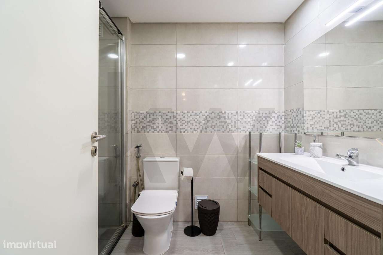 Apartamento T2 na Rua Dr. José Afonso, Quelfes - Conforto, Remodelado-6