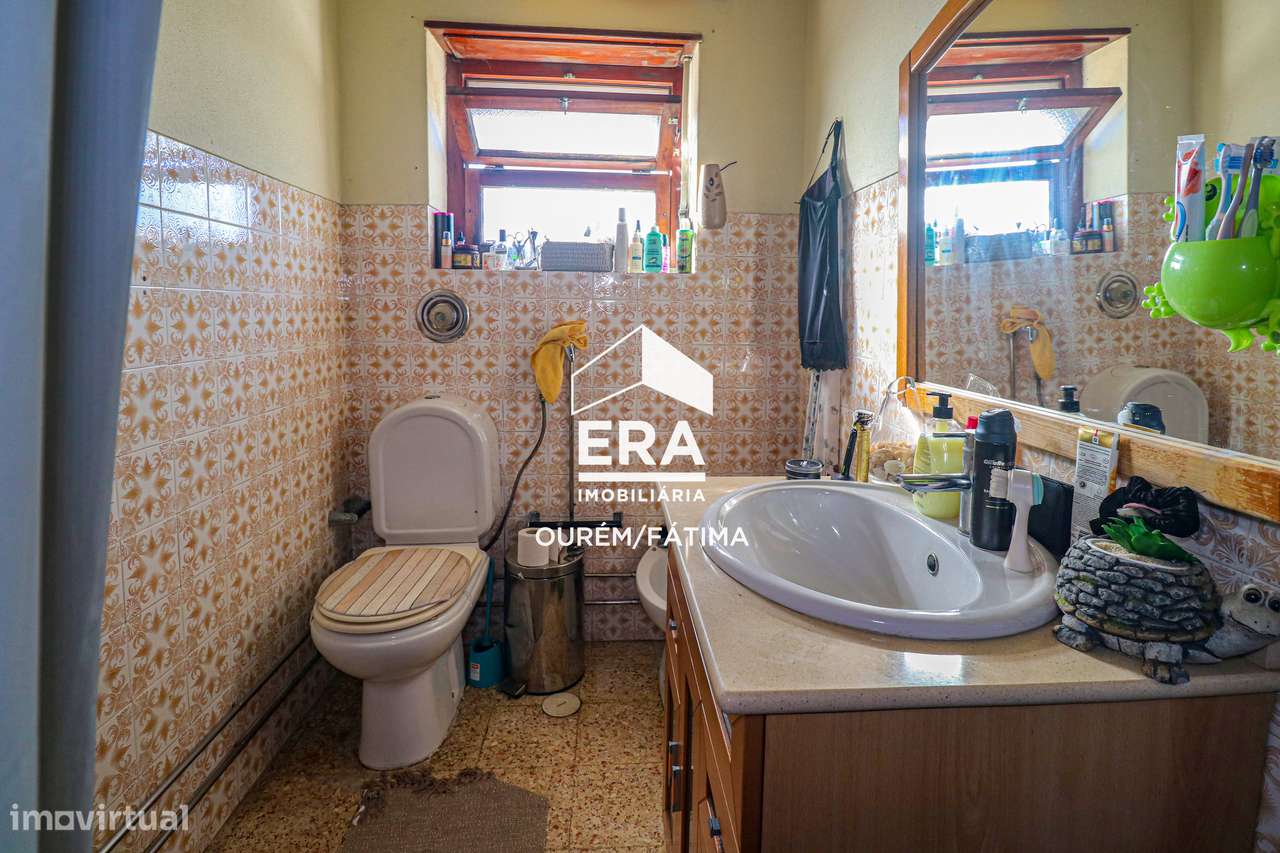 Moradia T7 em Caxarias, no concelho de Ourém.-12