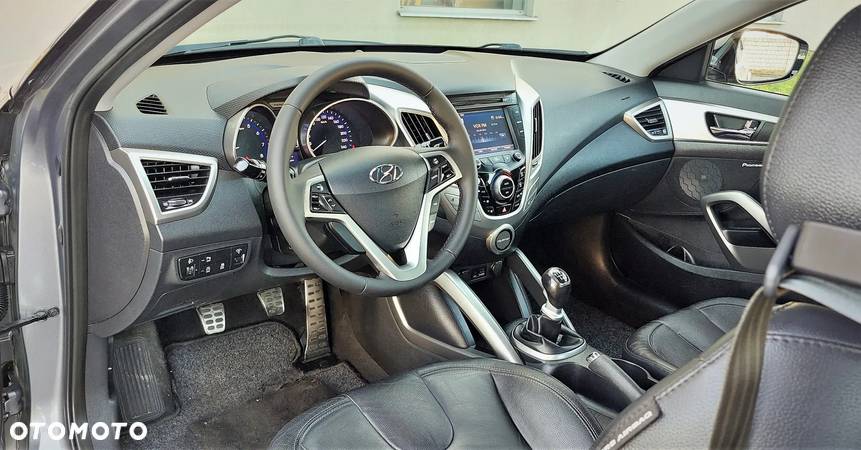 Hyundai Veloster 1.6 Premium - 19