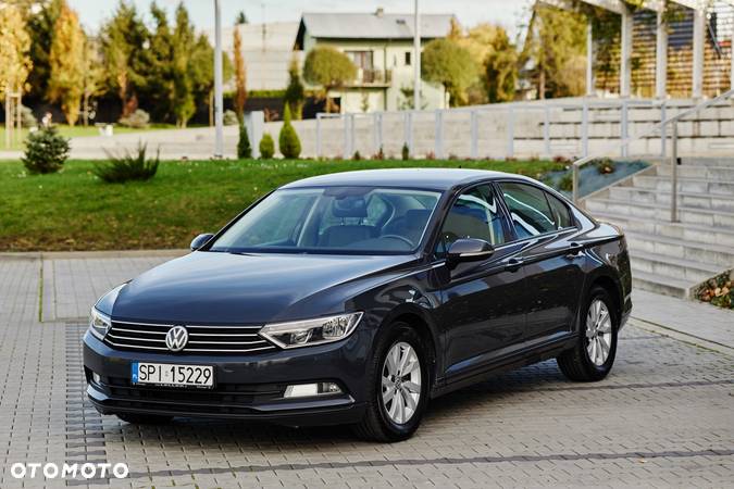 Volkswagen Passat 1.6 TDI BMT Comfortline - 17