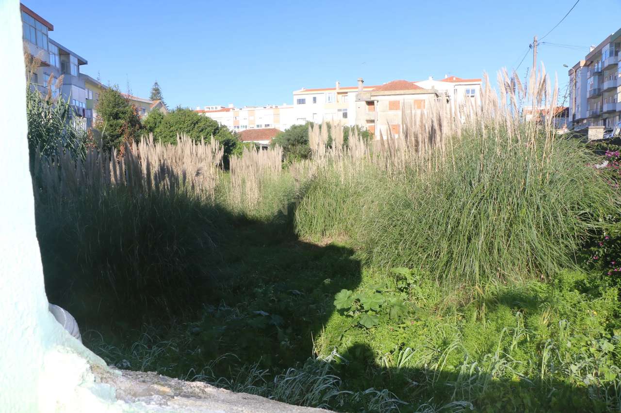 Sintra - Mem Martins, lote de terreno Urbano com área de 280m2, para c - Grande imagem: 5/10