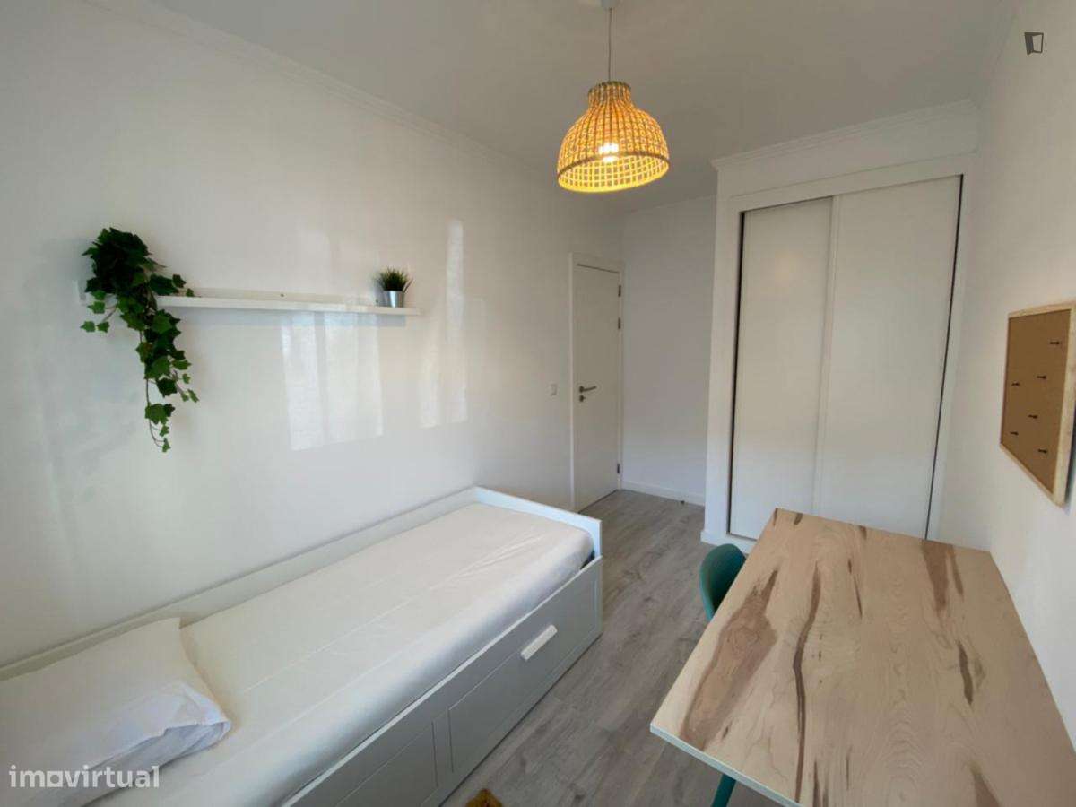 Quarto - localizado em Oeiras Lisbon - Grande imagem: 5/6