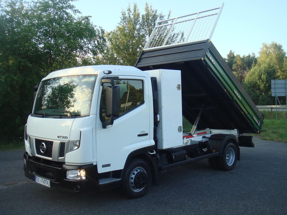 Nissan NT 2016