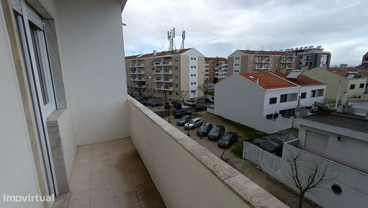 T3 c/ 3 frentes, localizado no Montijo, c/ 3 varandas - remodelado-15