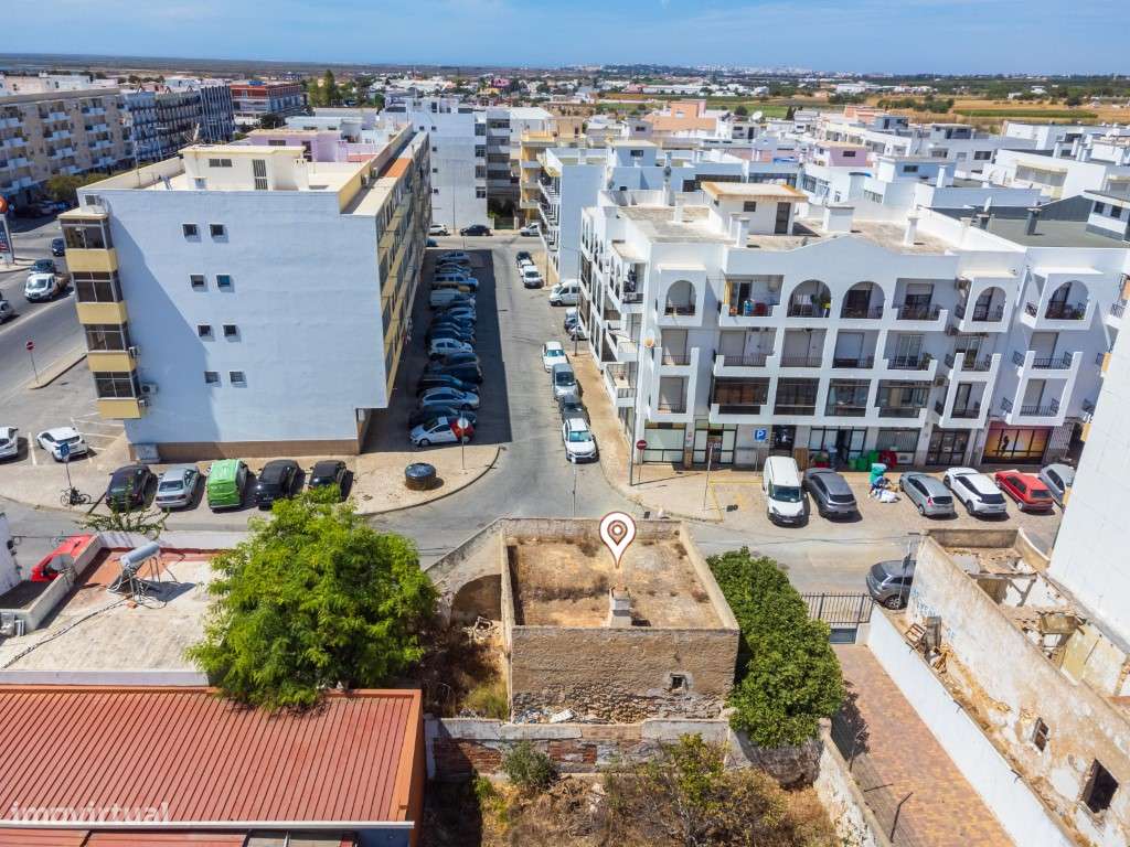 Terreno com Casa em ruínas no Centro de Olhão-59